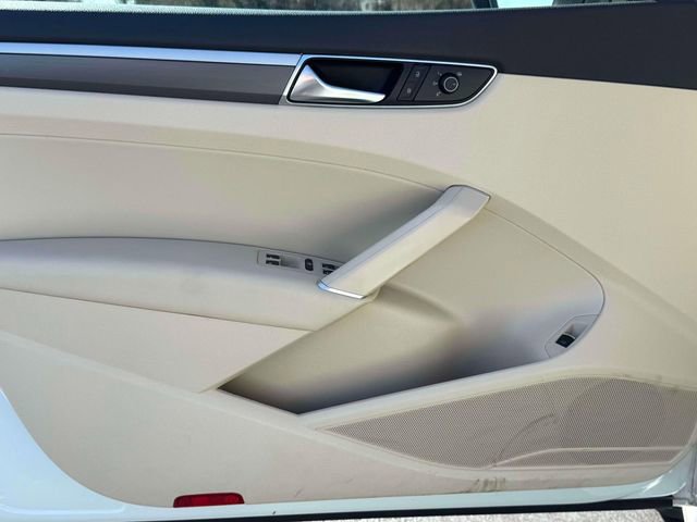 Used 2017 Volkswagen Passat 1.8T R-Line image 16