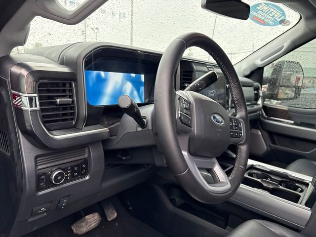 Used 2025 Ford F250 Lariat w/ Lariat Ultimate Package AWD/4WD image 9