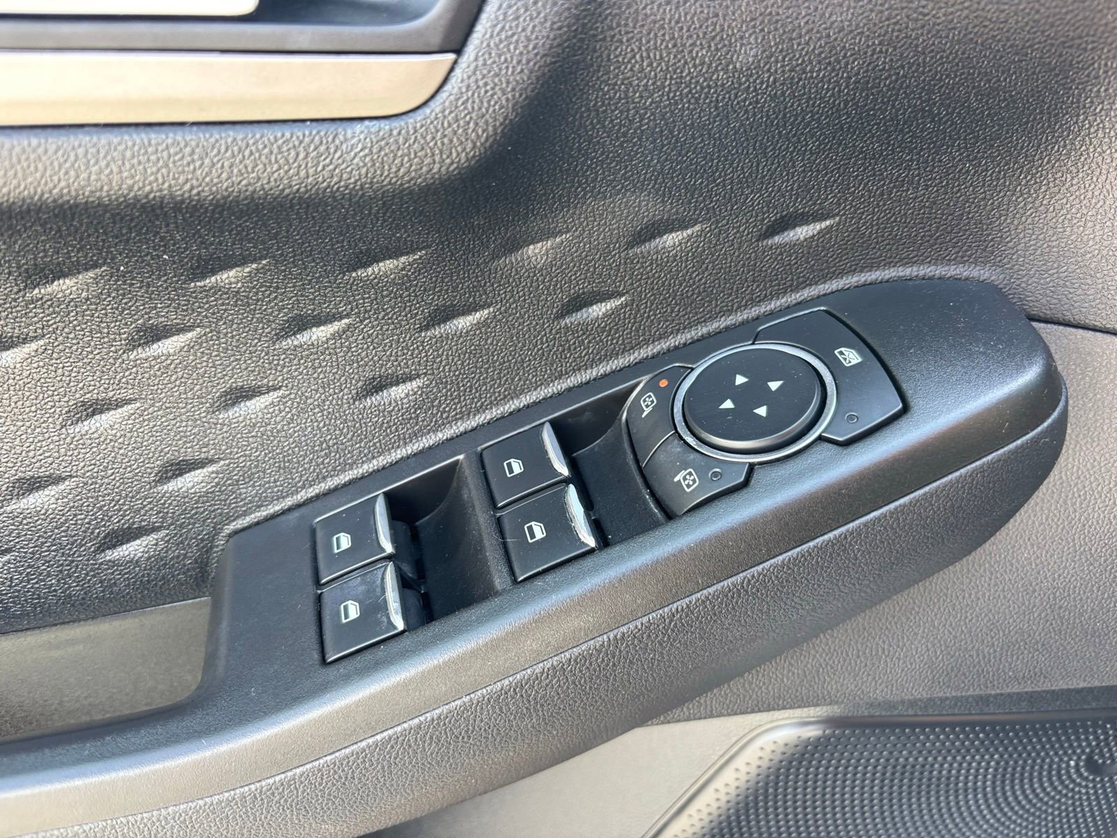 Used 2020 Ford Escape SE AWD/4WD image 17