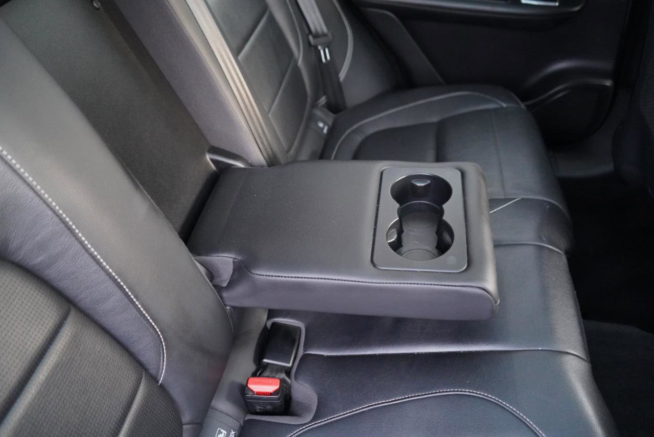Used 2020 Jaguar F-PACE R-Sport image 79