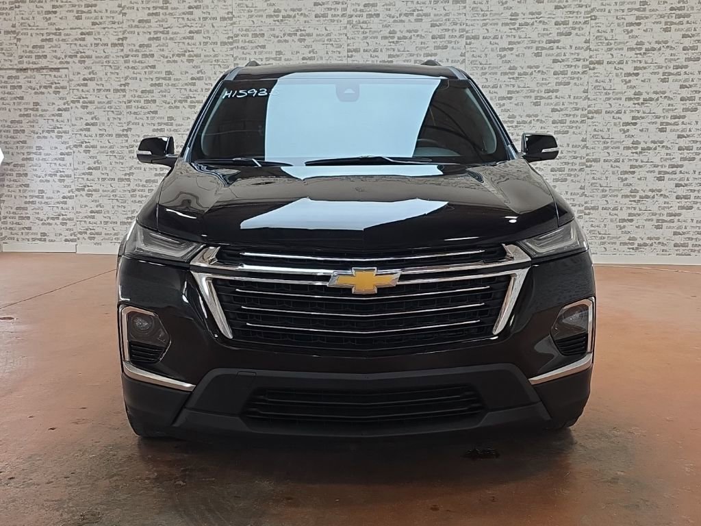 Used 2023 Chevrolet Traverse LT image 2