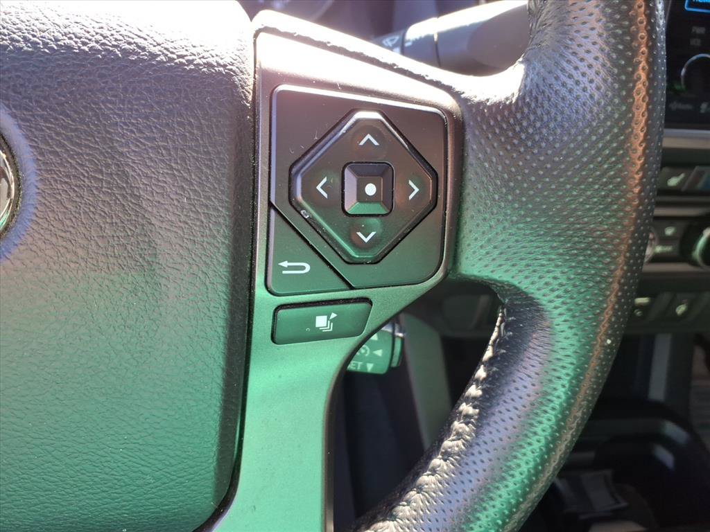 Used 2017 Toyota Tacoma TRD Sport AWD/4WD image 25