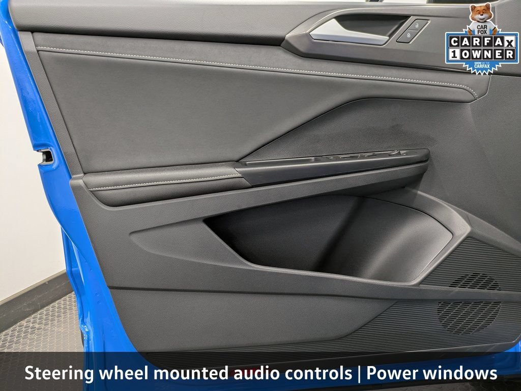 Used 2025 Volkswagen Taos SE AWD/4WD image 10