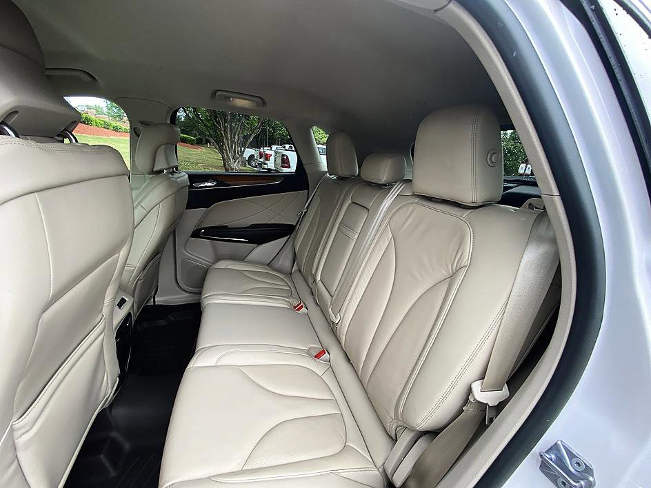 Used 2018 Lincoln MKC Select w/ Select Plus Package FWD image 12