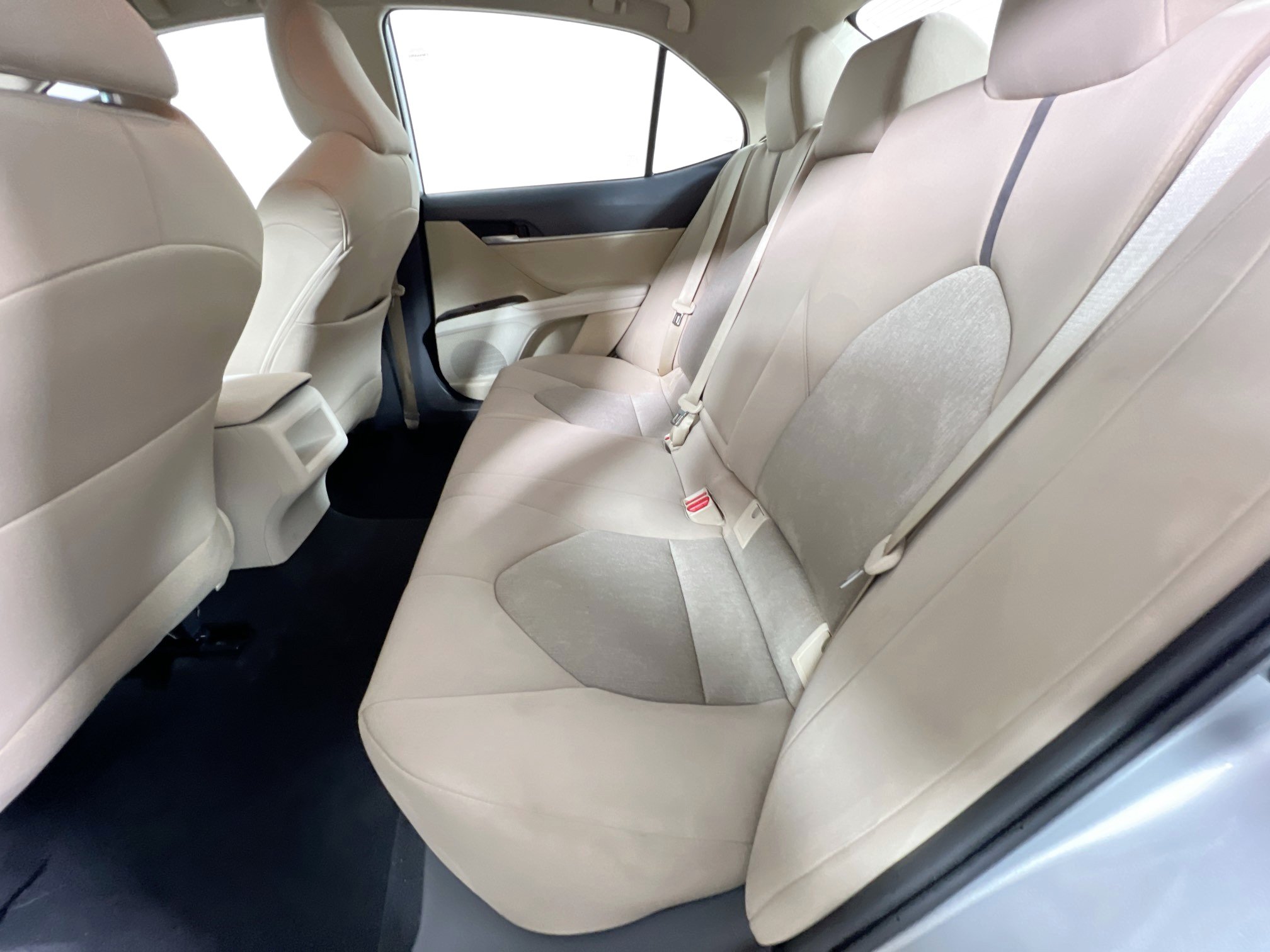 Used 2024 Toyota Camry LE FWD image 28