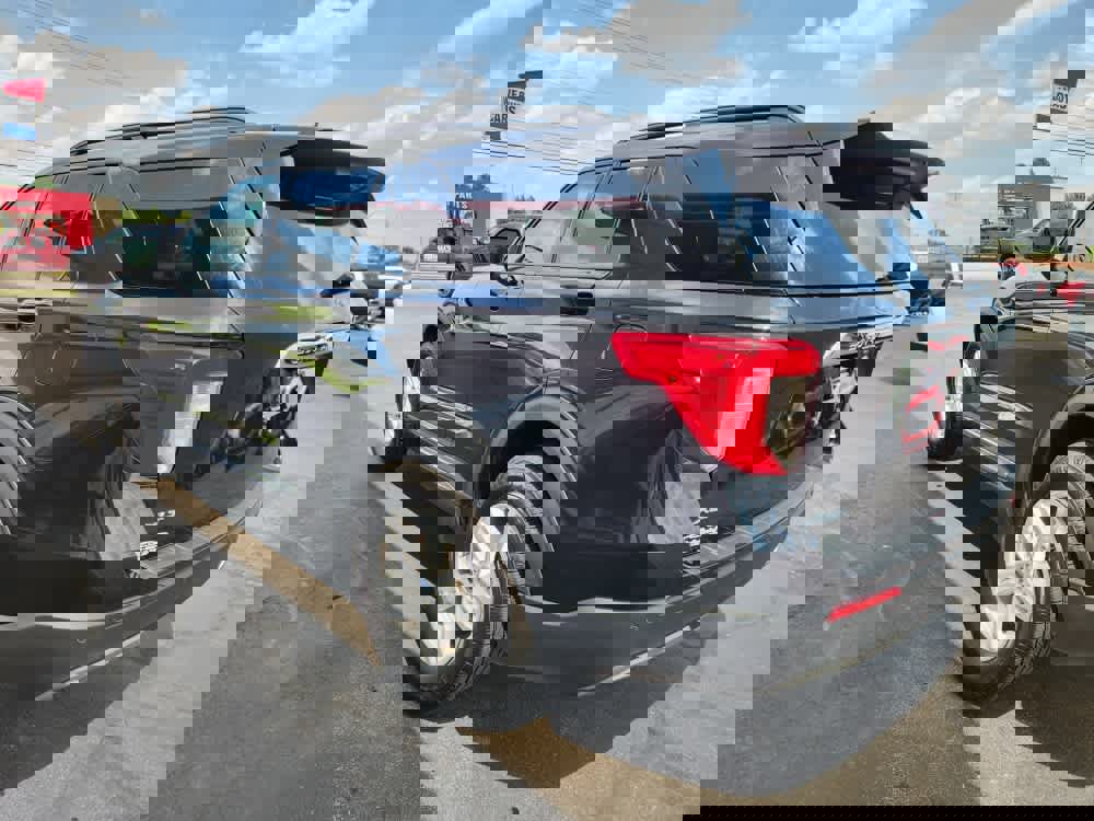 Used 2022 Ford Explorer XLT image 5