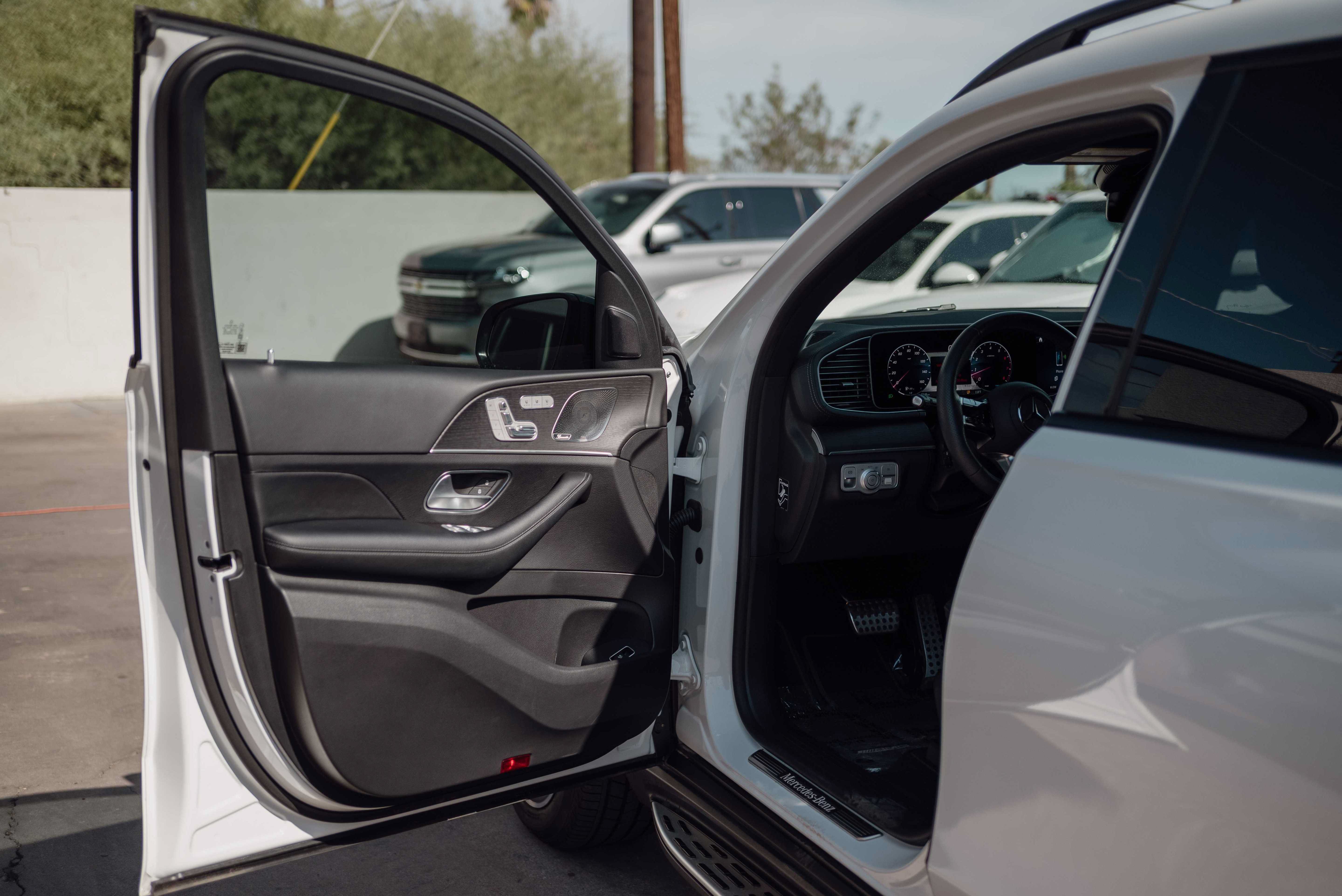 Used 2024 Mercedes-Benz GLS 450 4MATIC image 6