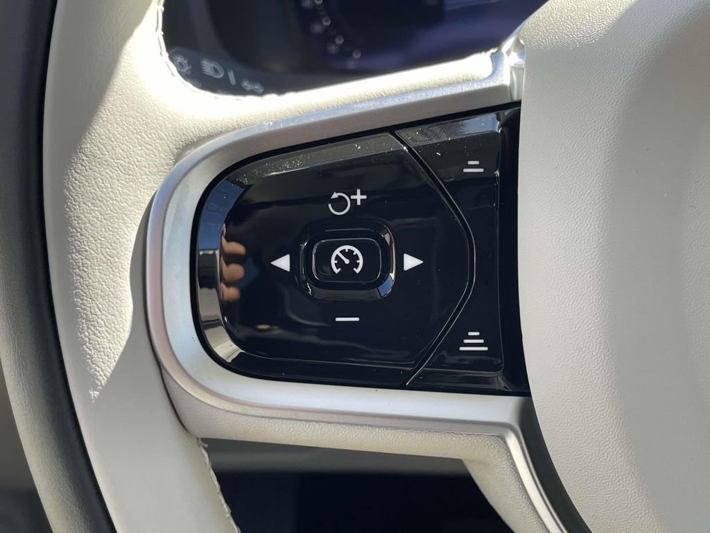 New 2026 Volvo XC90 B6 Ultra w/ Protection Package image 10