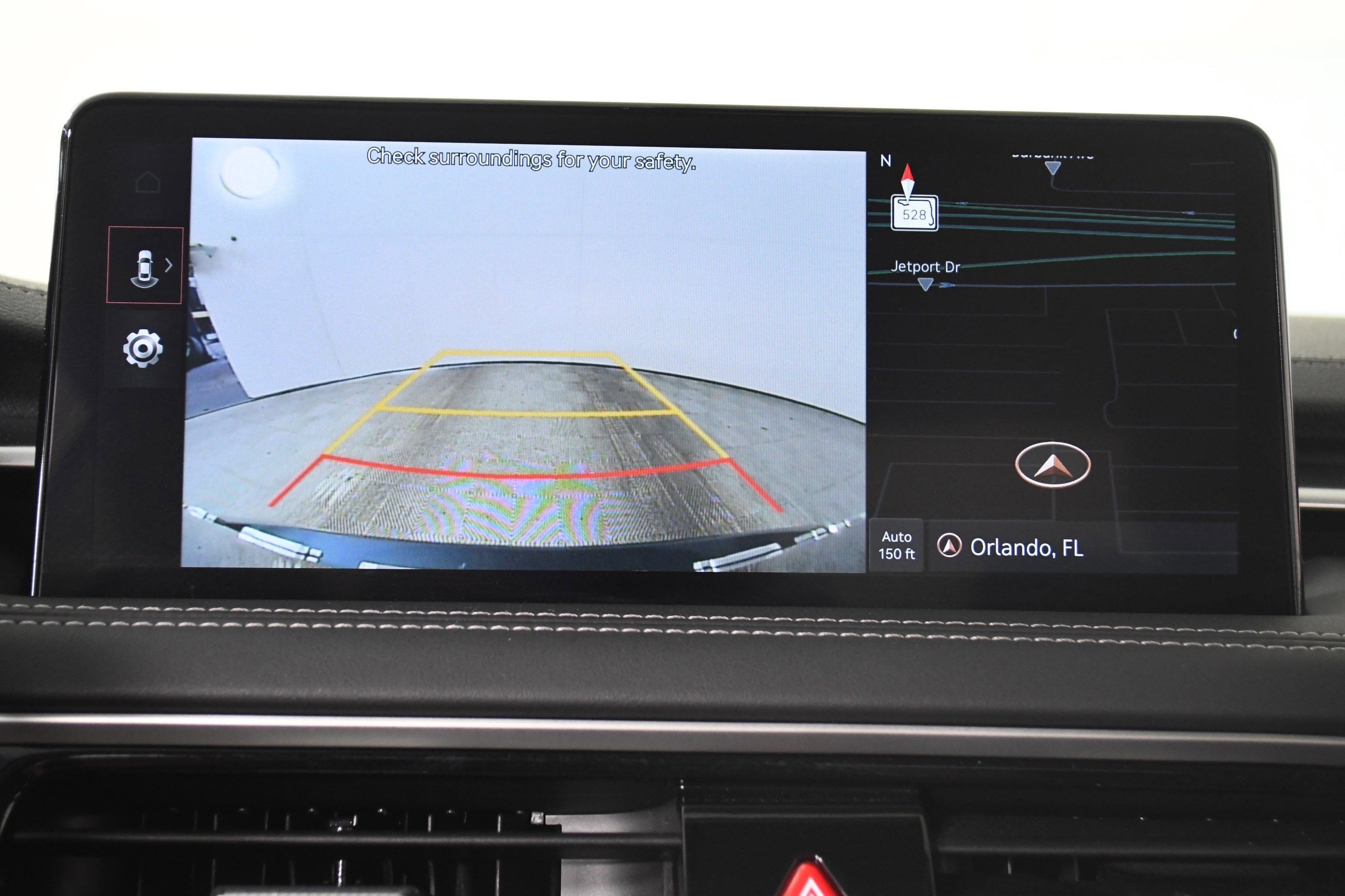 Used 2025 Genesis G70 2.5T image 18