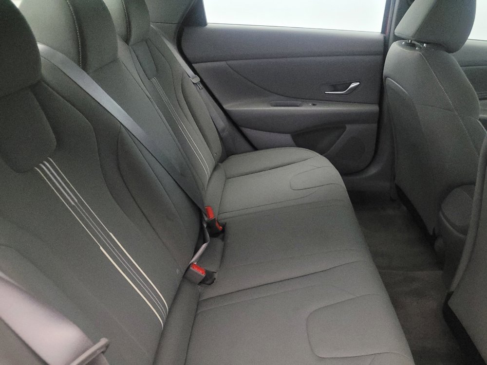 Used 2023 Hyundai Elantra SEL w/ Convenience Package FWD image 19