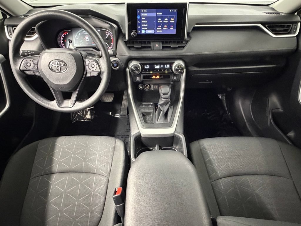 Used 2025 Toyota RAV4 XLE FWD image 37