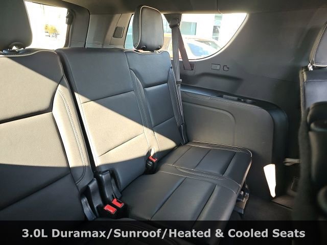 Used 2023 GMC Yukon XL SLT w/ SLT Premium Package image 36