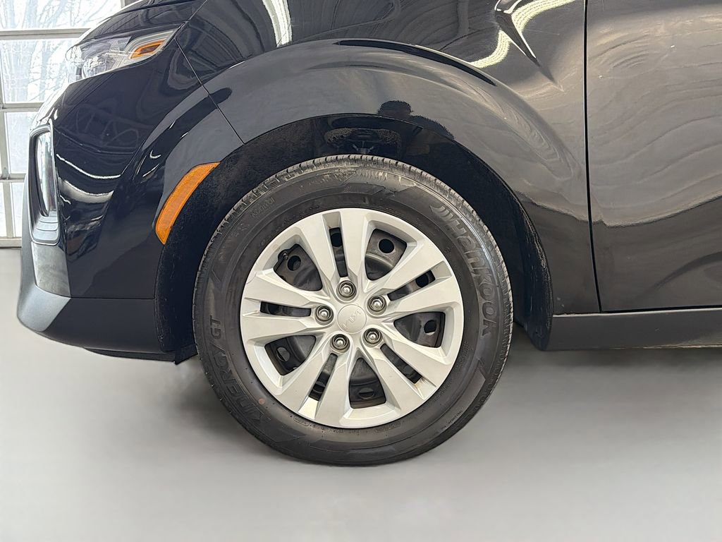 Used 2022 Kia Soul LX image 29
