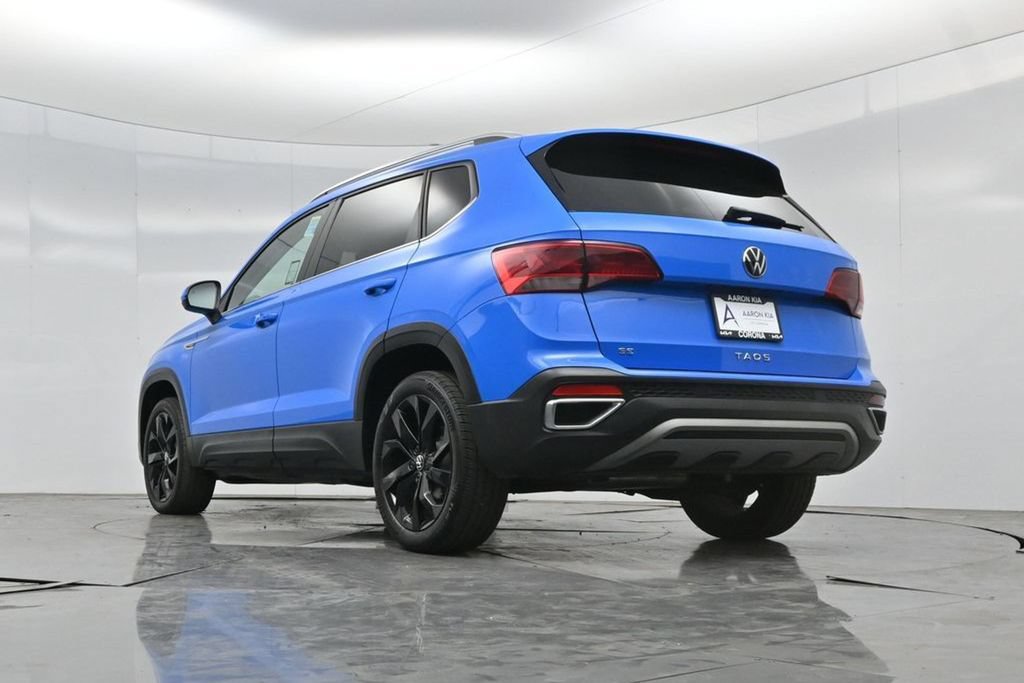 Used 2023 Volkswagen Taos SE w/ Panoramic Sunroof Package FWD image 57