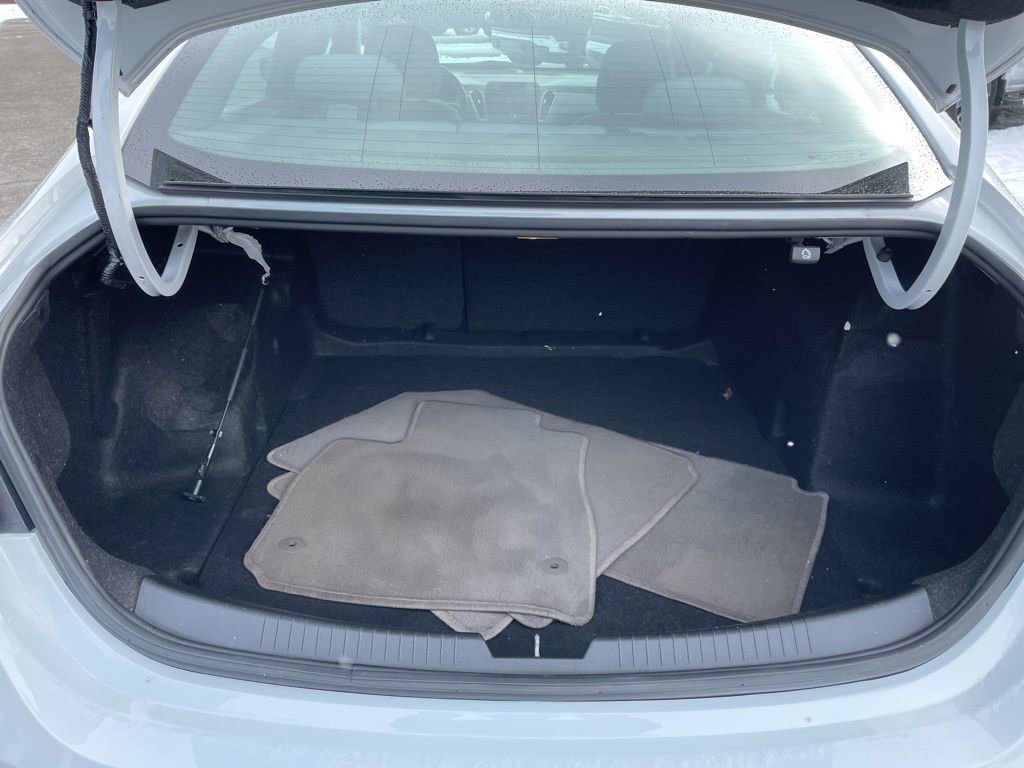 Used 2020 Chevrolet Malibu LS image 43