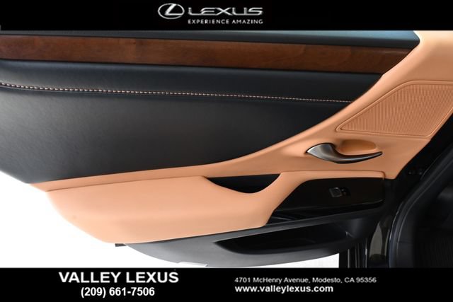 Used 2025 Lexus ES 300h w/ Premium Package FWD image 17