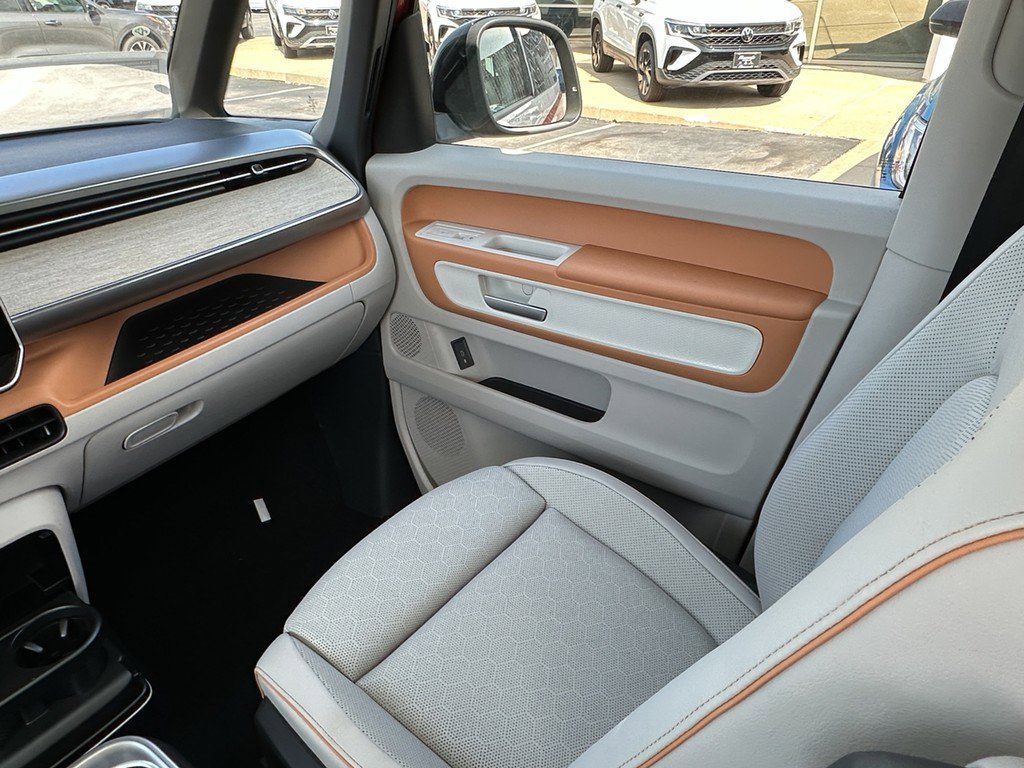 New 2025 Volkswagen ID. Buzz 1st Edition image 13