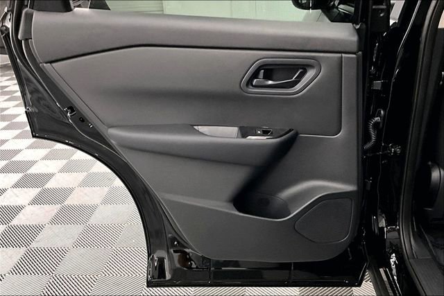 New 2026 Nissan Rogue S image 28