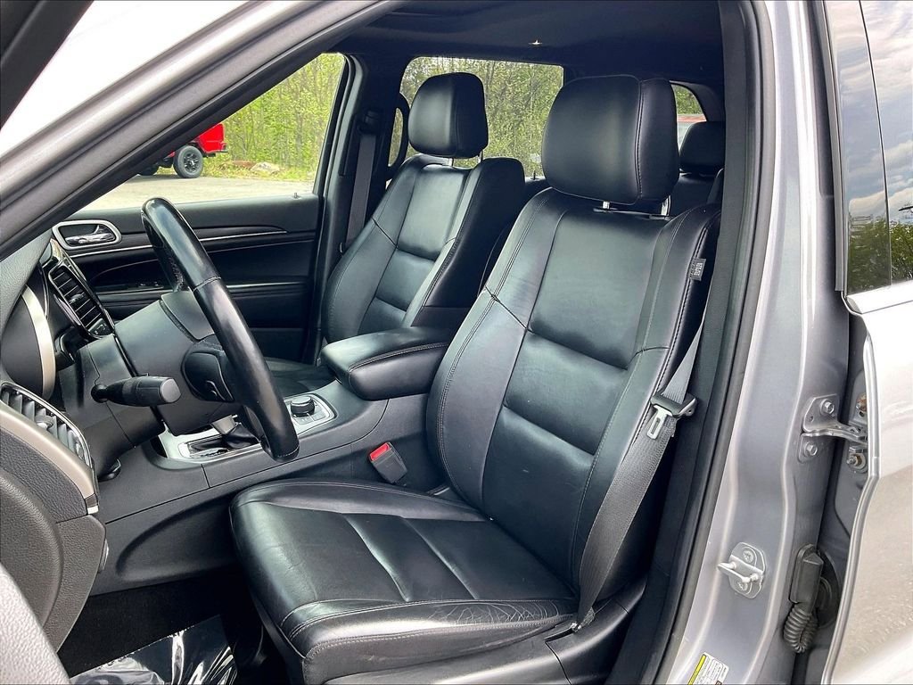 Used 2020 Jeep Grand Cherokee Limited AWD/4WD image 9