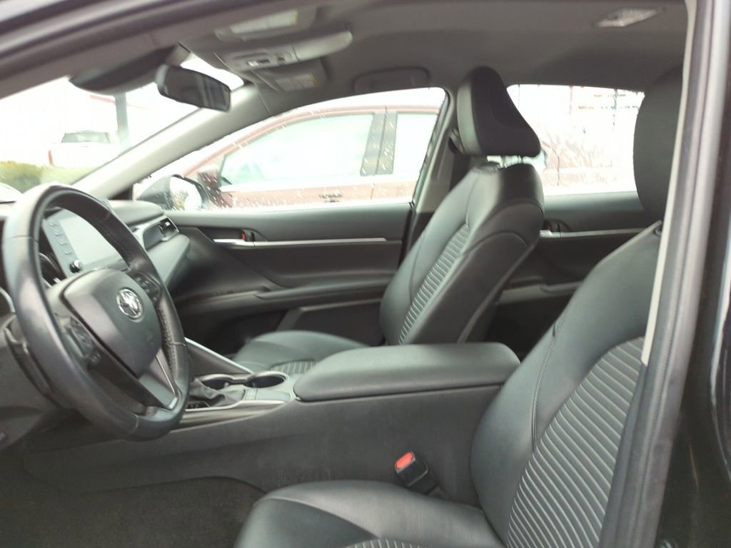 Used 2024 Toyota Camry SE image 6