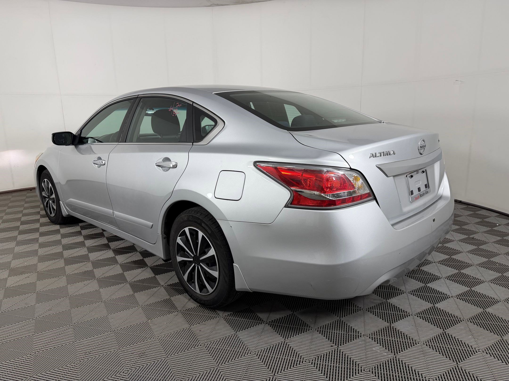 Used 2015 Nissan Altima 2.5 S w/ Power Driver Seat Package FWD image 3