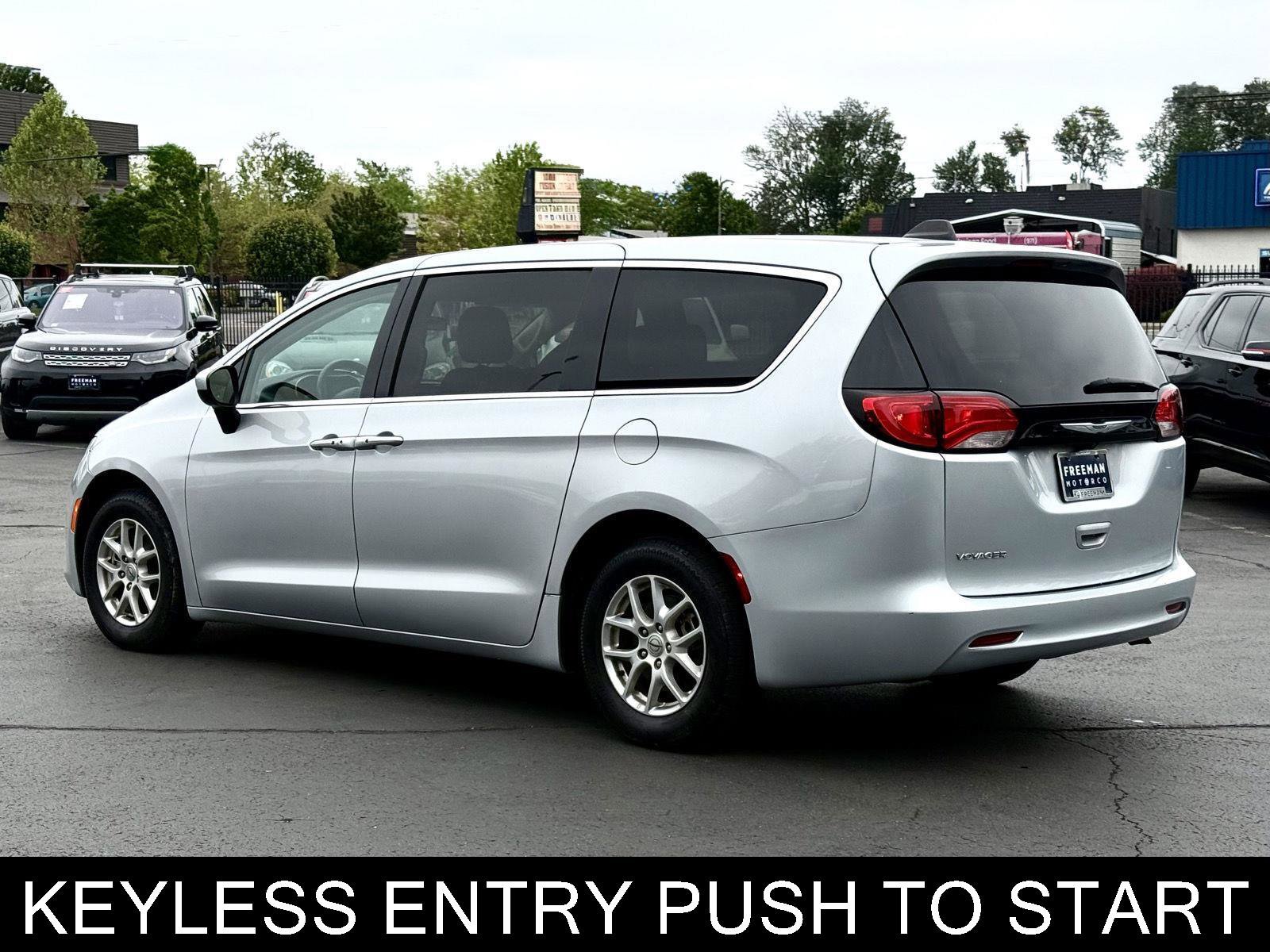 Used 2022 Chrysler Voyager LX FWD image 6