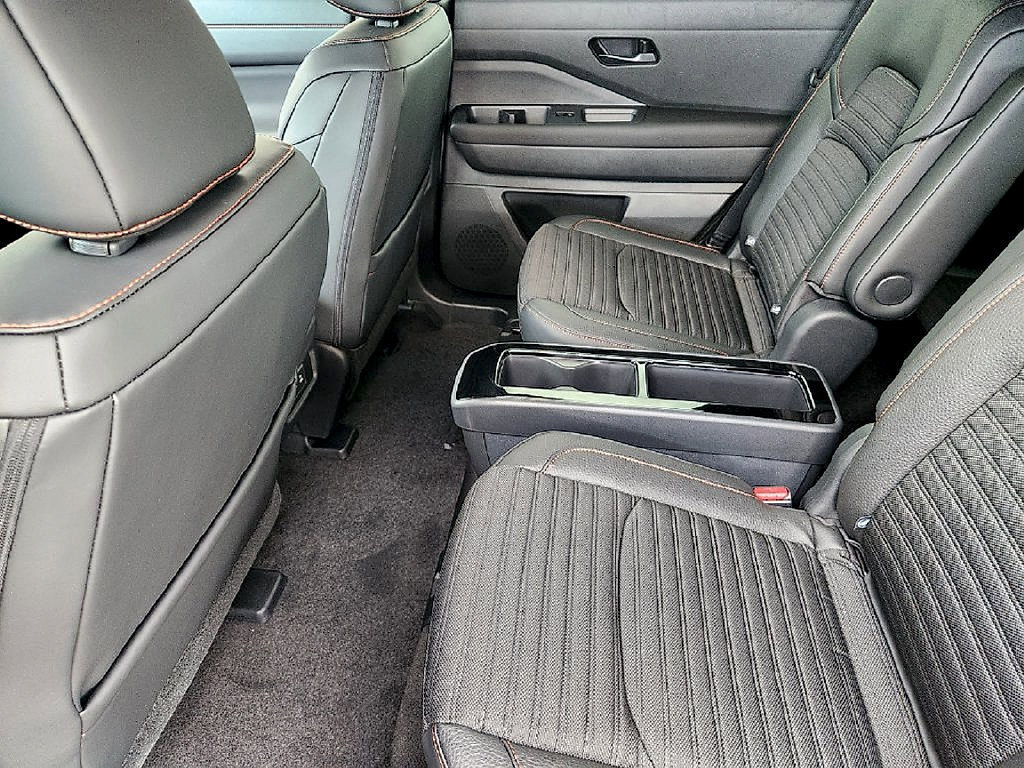 New 2026 Nissan Pathfinder Rock Creek w/ Rock Creek Premium Package AWD/4WD image 25