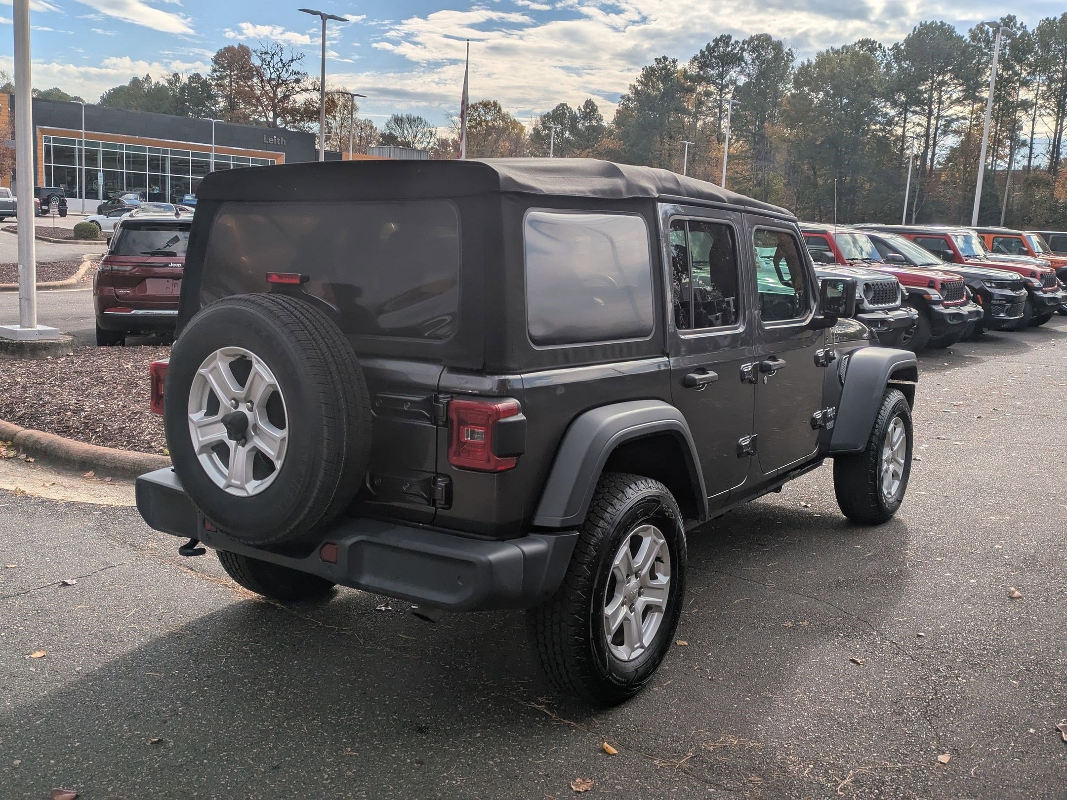 Used 2018 Jeep Wrangler Unlimited Sport S image 5