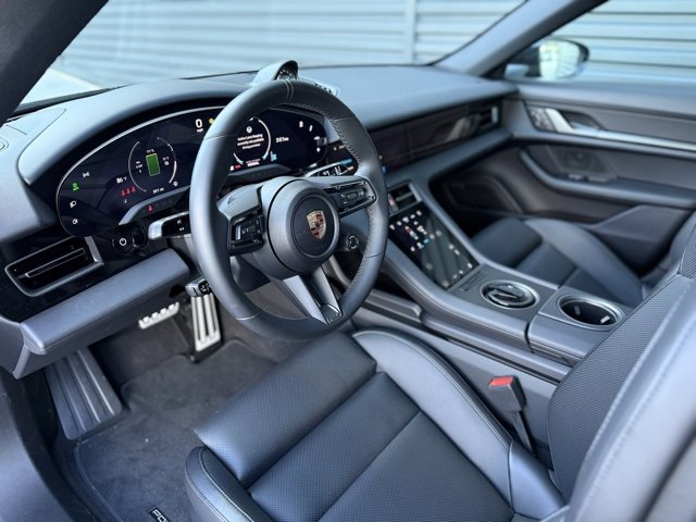 New 2025 Porsche Taycan 4S image 4