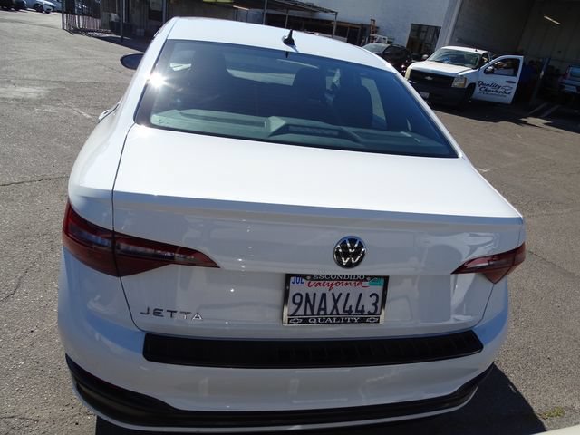 Used 2024 Volkswagen Jetta Sport FWD image 3