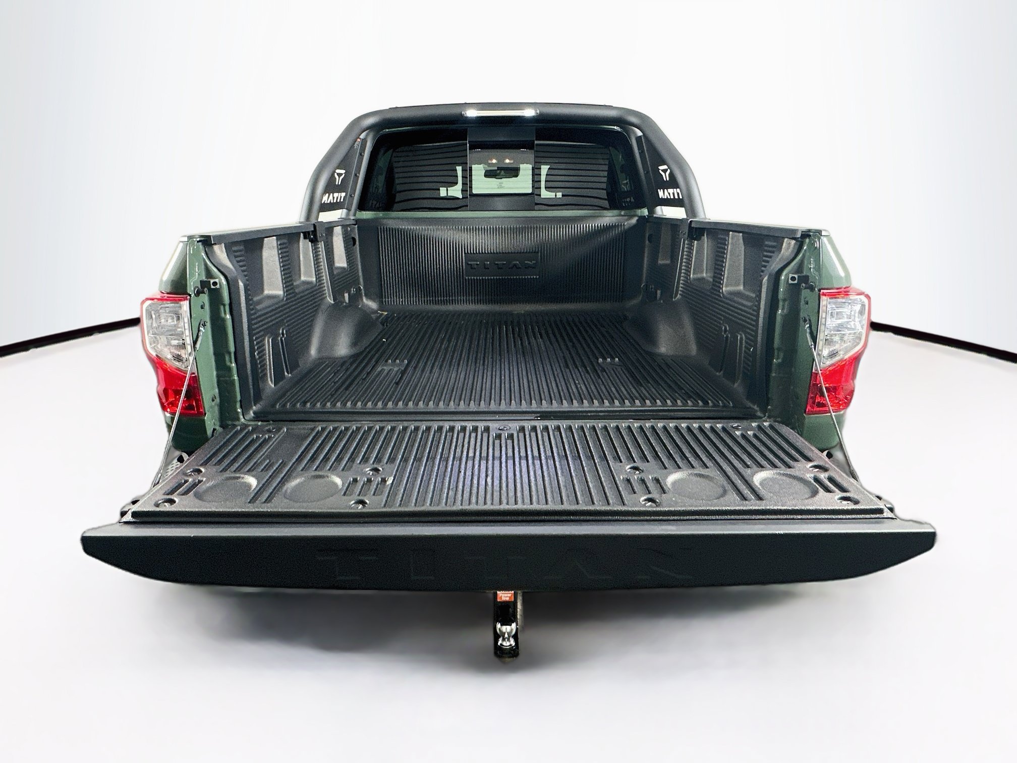 Used 2024 Nissan Titan SV w/ SV Bronze Edition Package RWD image 28