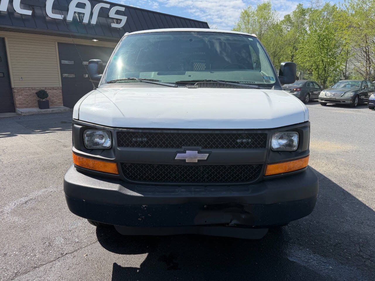 Used 2013 Chevrolet Express 2500 RWD image 3