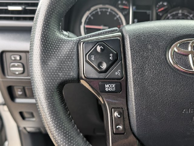 Used 2020 Toyota 4Runner Venture w/ Moonroof Package AWD/4WD image 24