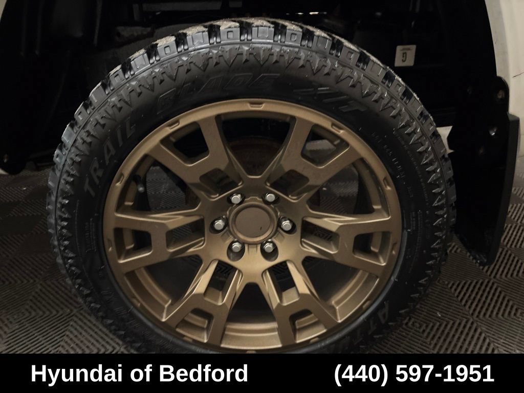 Used 2020 Toyota Tacoma TRD Sport w/ TRD Premium Sport Package AWD/4WD image 29