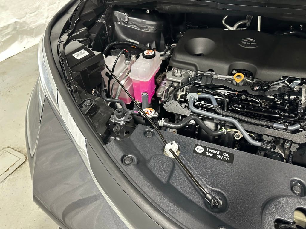 Used 2025 Toyota Sienna LE image 69