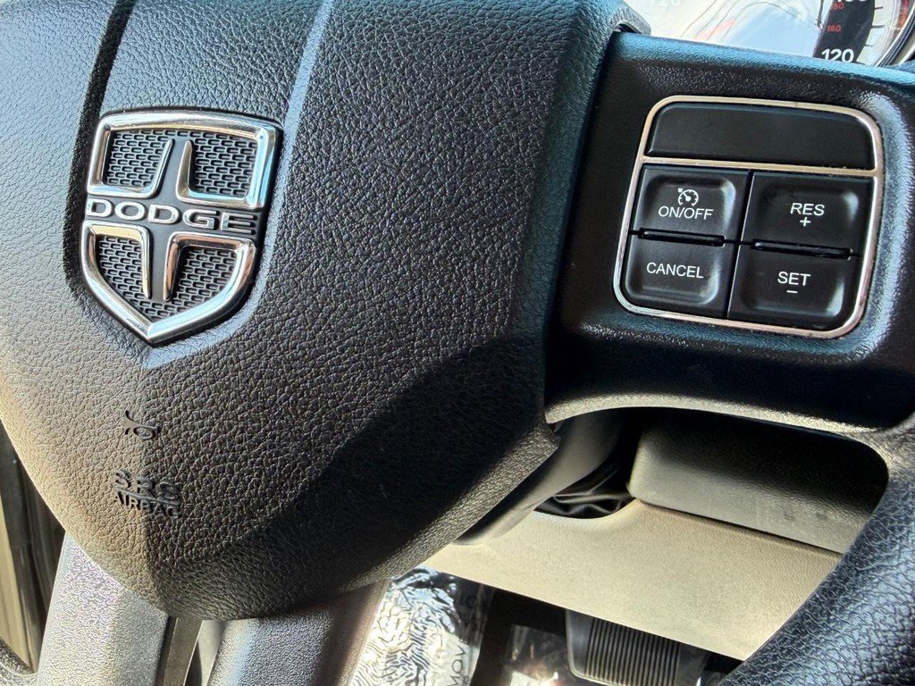 Used 2018 Dodge Grand Caravan SE w/ UConnect Hands-Free Group image 29