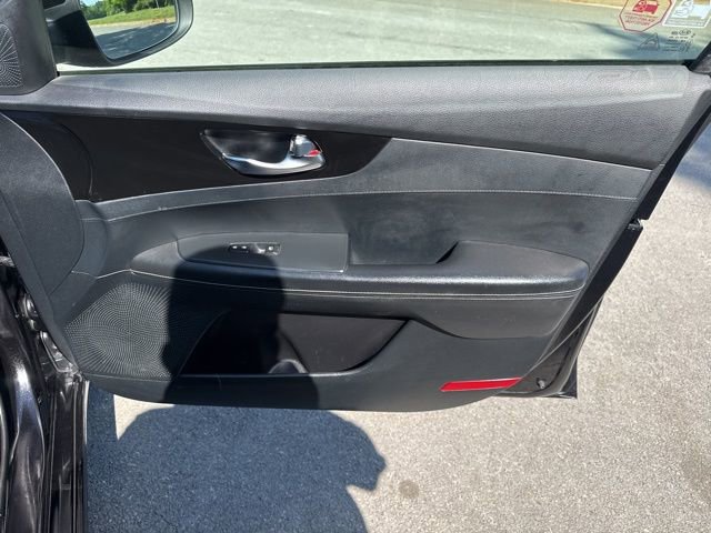 Used 2019 Kia Forte S w/ S Premium Package FWD image 9