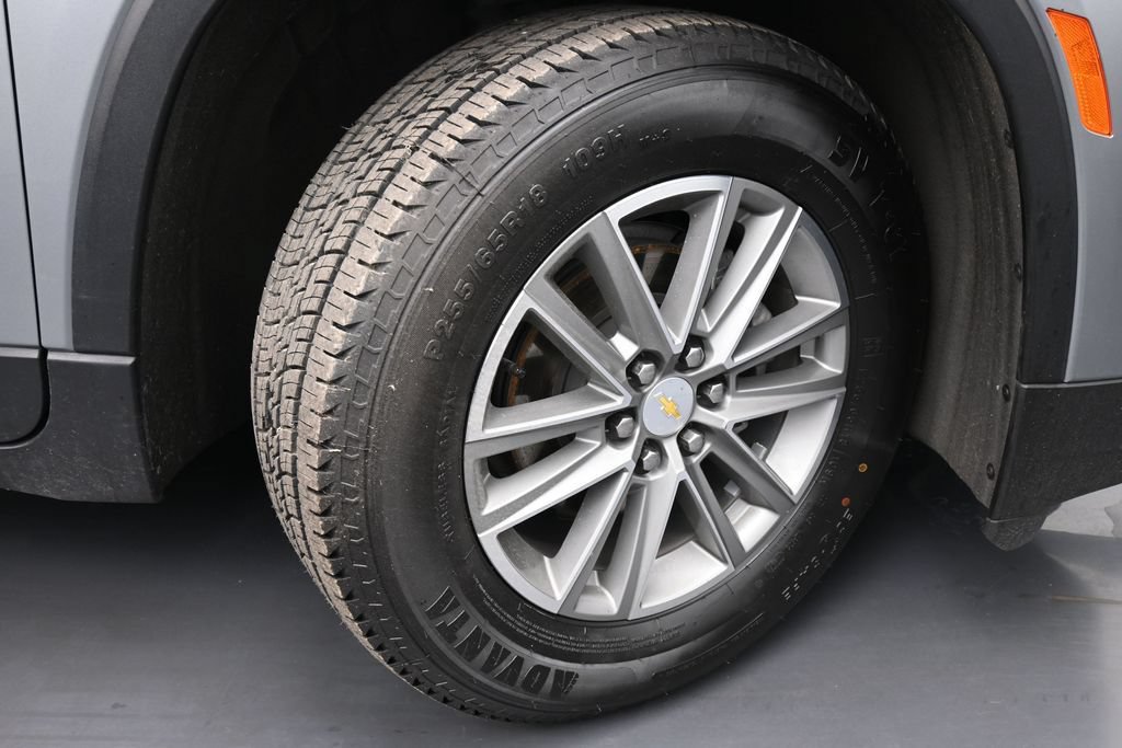Used 2023 Chevrolet Traverse LT AWD/4WD image 37