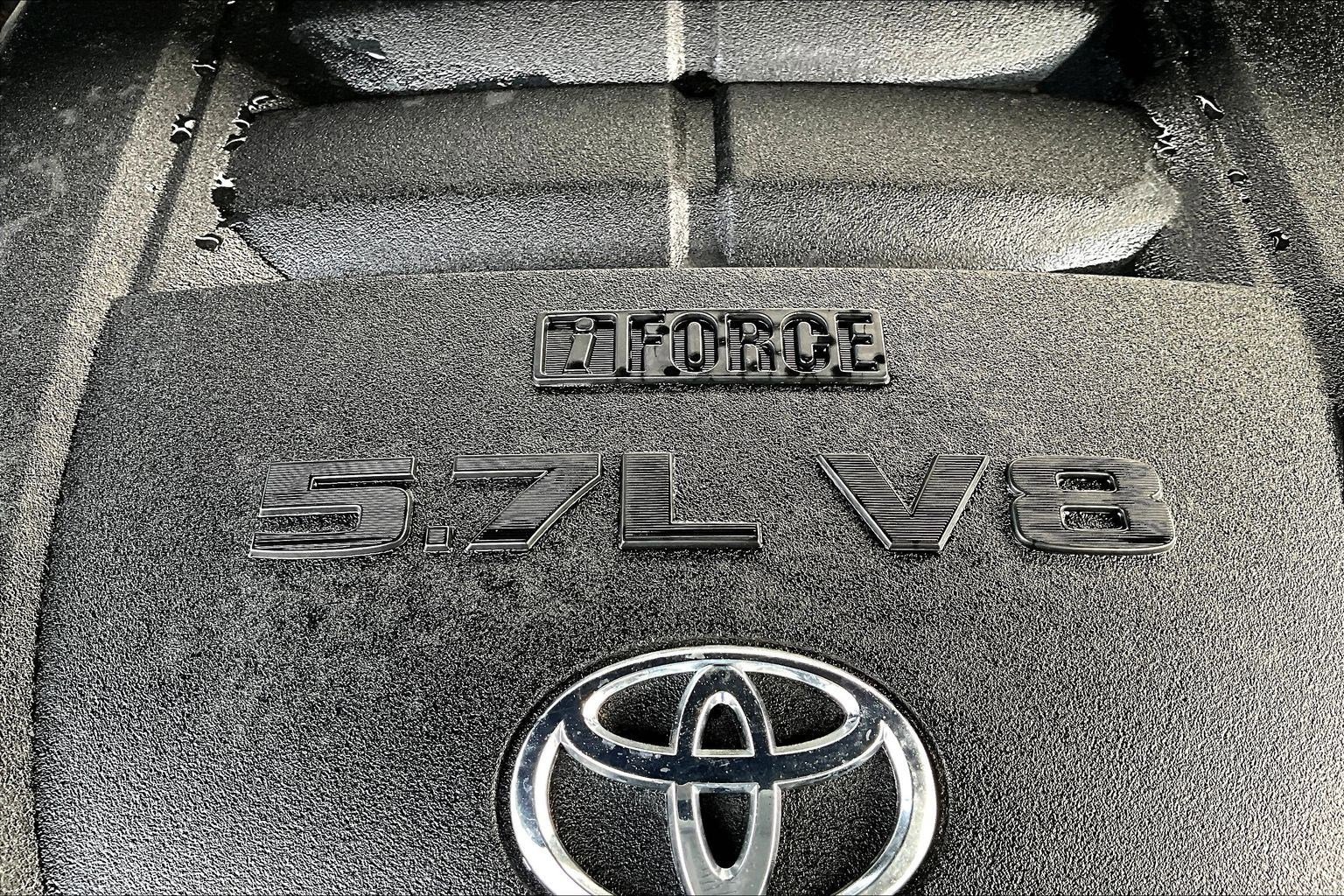 Used 2021 Toyota Tundra Limited w/ Limited Premium Package AWD/4WD image 32