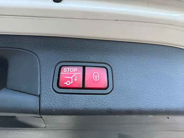 Used 2022 Mercedes-Benz GLS 450 4MATIC image 10