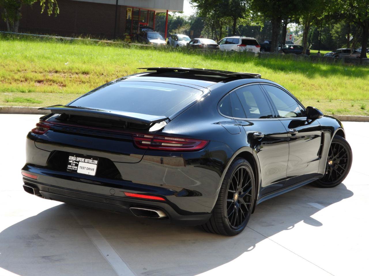 Used 2017 Porsche Panamera RWD image 16