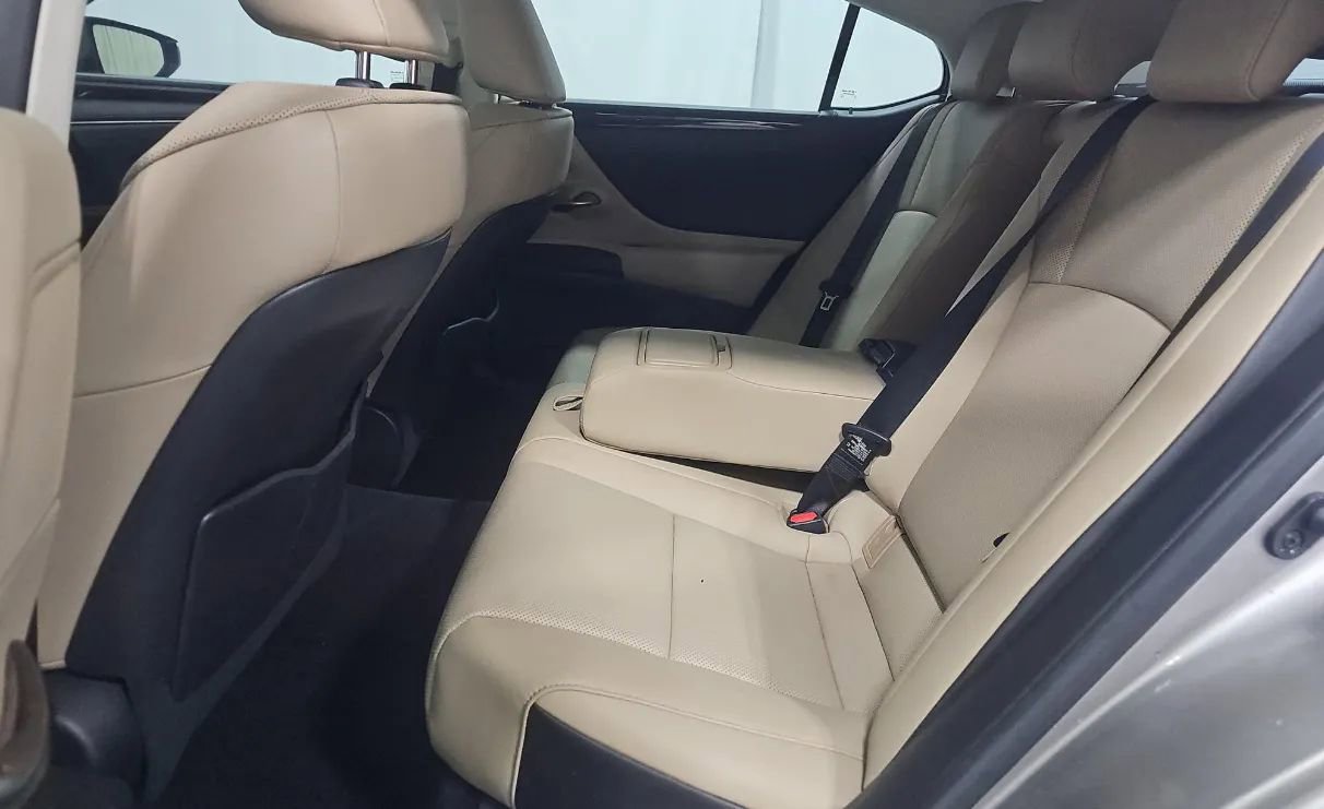 Used 2021 Lexus ES 350 w/ Premium Package image 8