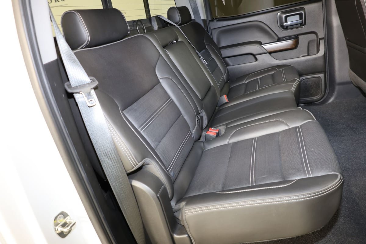 Used 2019 GMC Sierra 2500 Denali w/ Duramax Plus Package AWD/4WD image 31