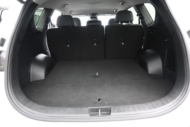 Used 2023 Hyundai Santa Fe SEL FWD image 2