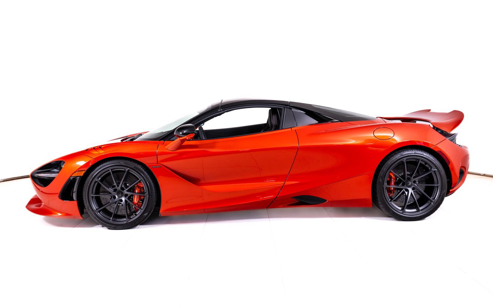 New 2027 McLaren 750S Spider RWD image 3