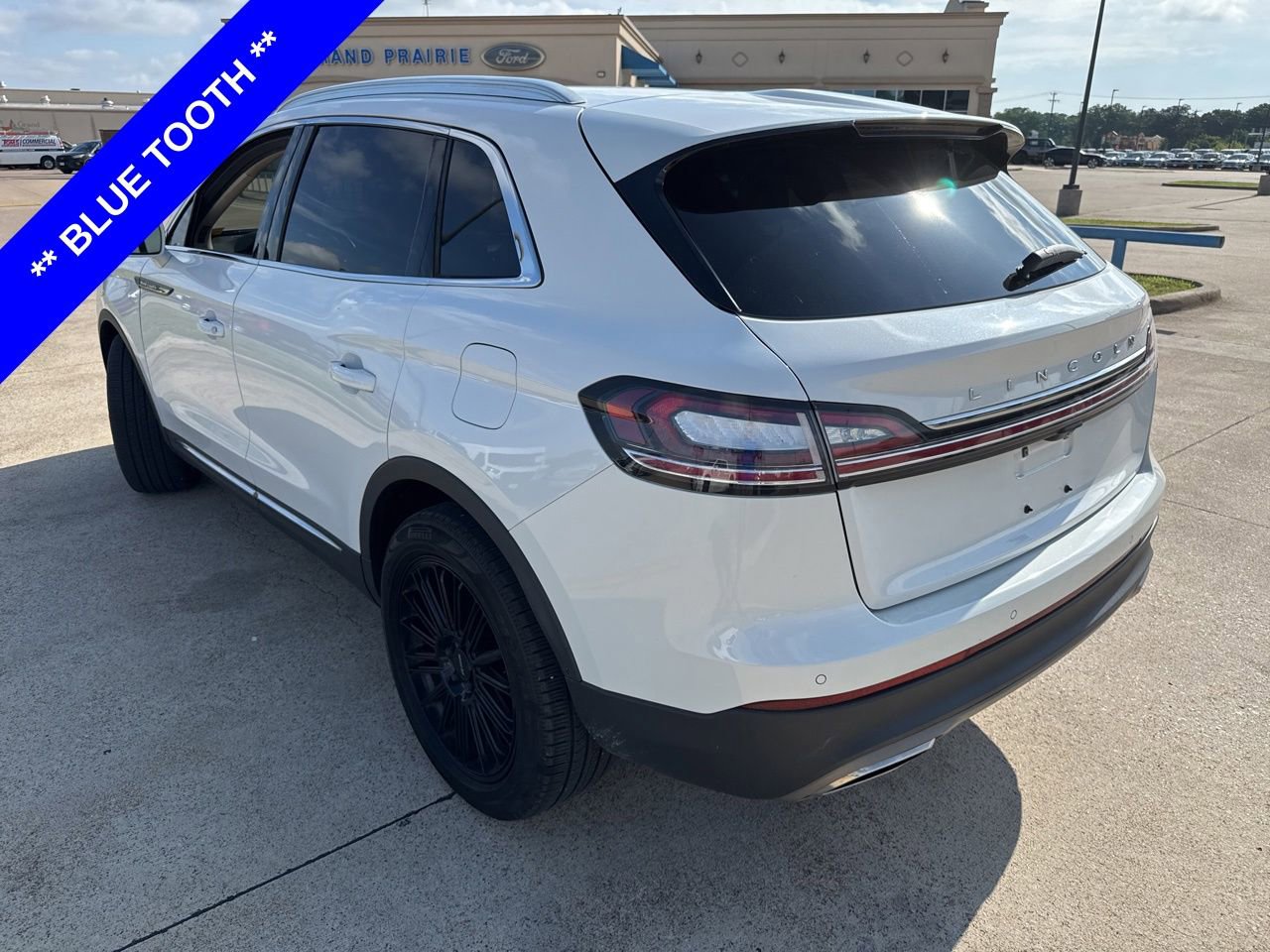 Used 2022 Lincoln Nautilus FWD w/ Premium Package image 8