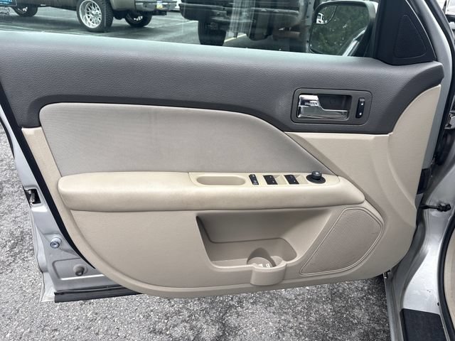 Used 2011 Ford Fusion SE w/ 201A Rapid Spec Order Code FWD image 15
