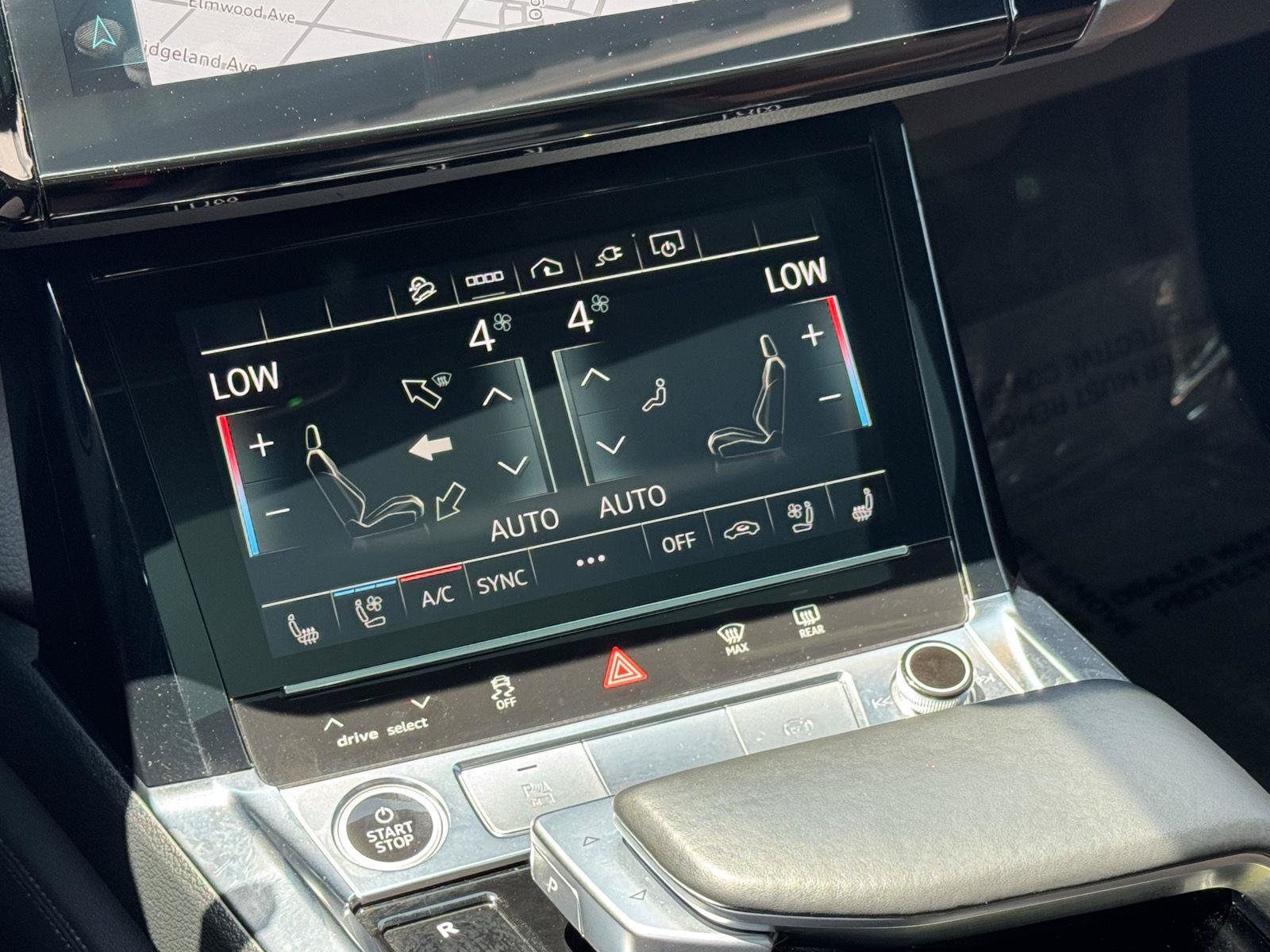 Used 2022 Audi e-tron Premium Plus w/ Premium Plus Package AWD/4WD image 29