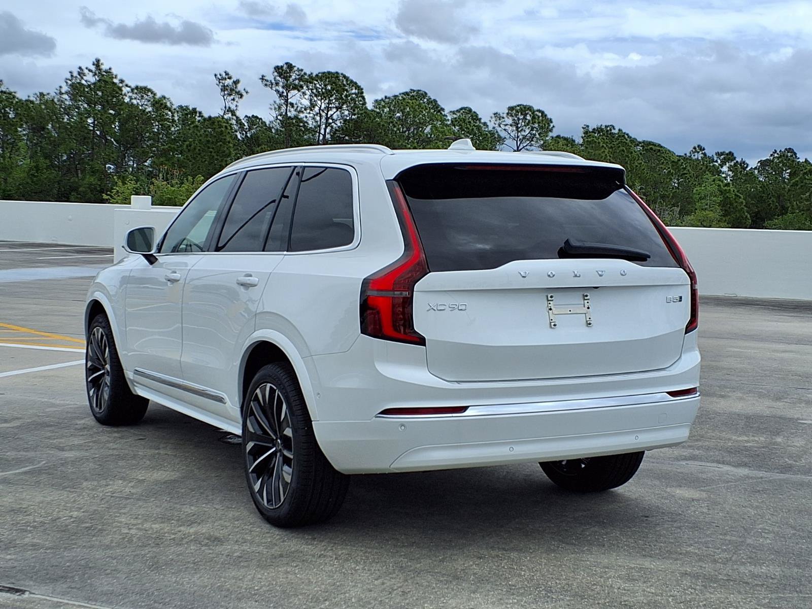 New 2026 Volvo XC90 B5 Ultra w/ Protection Package Premier AWD/4WD image 5