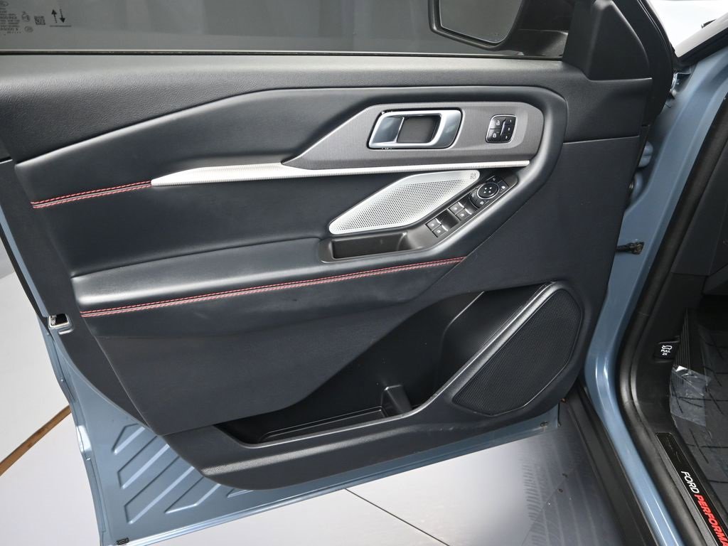 Used 2025 Ford Explorer ST w/ Sun And Sound Package image 9